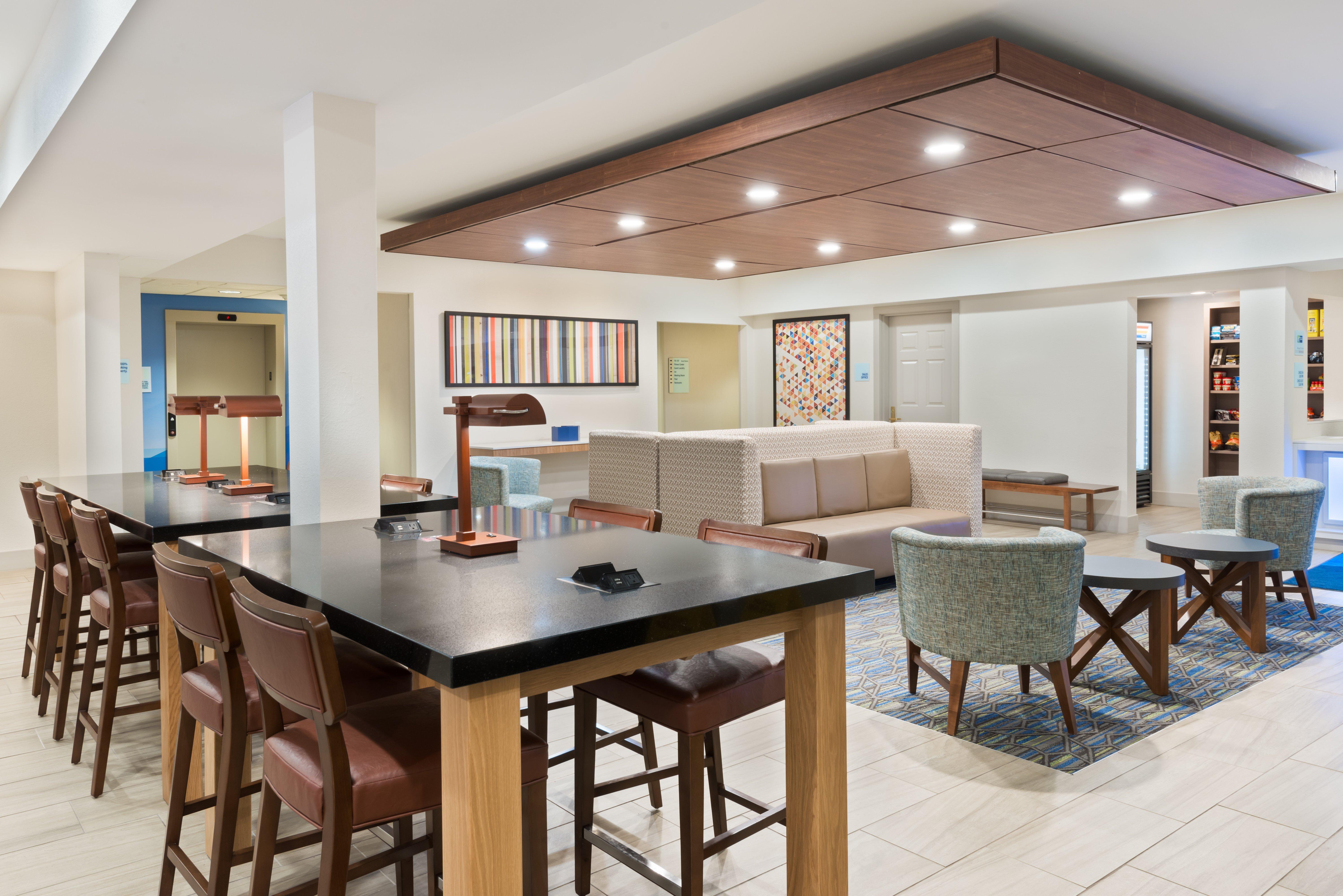 Holiday Inn Express & Suites - Columbus Airport East By Ihg Exterior foto