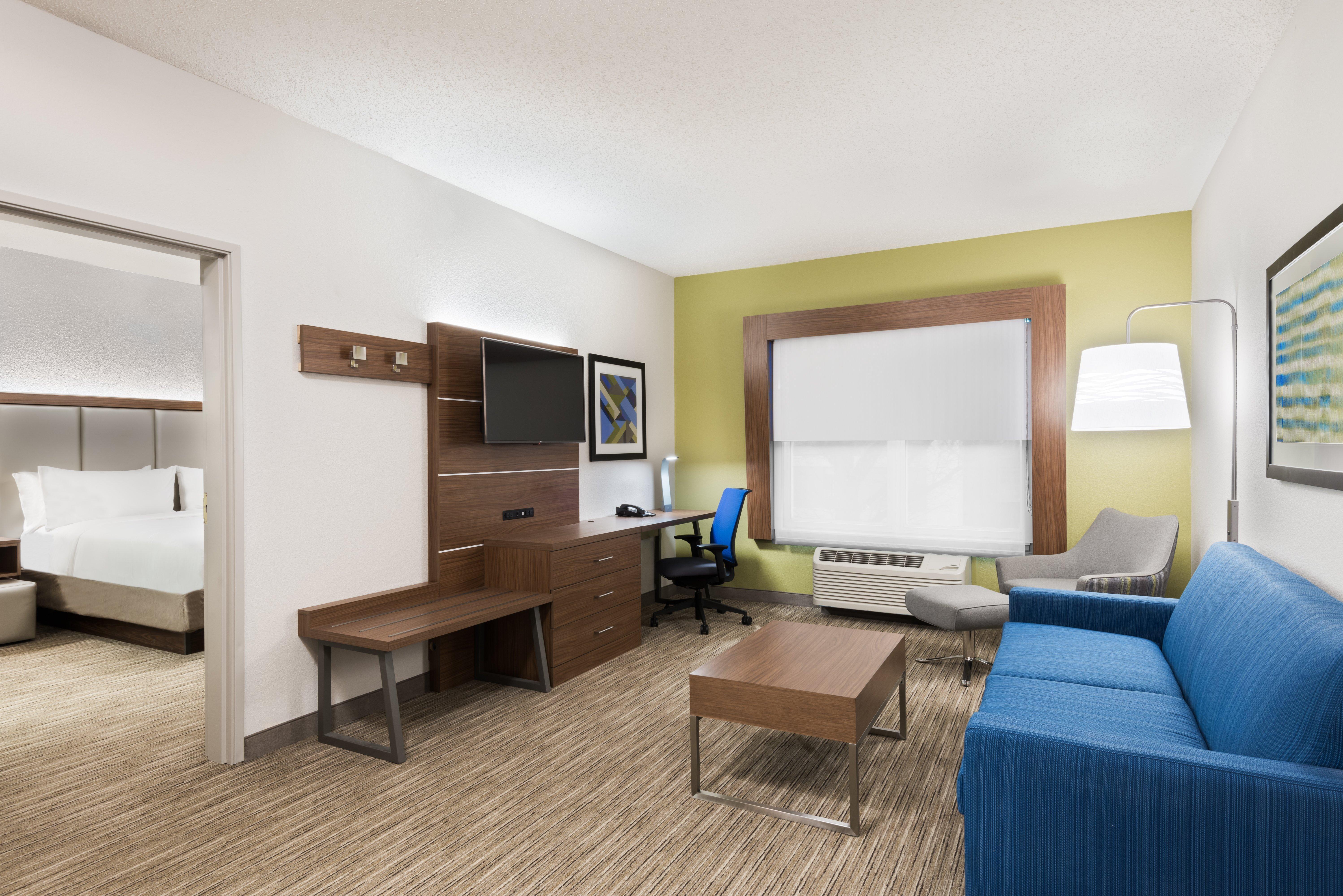 Holiday Inn Express & Suites - Columbus Airport East By Ihg Exterior foto