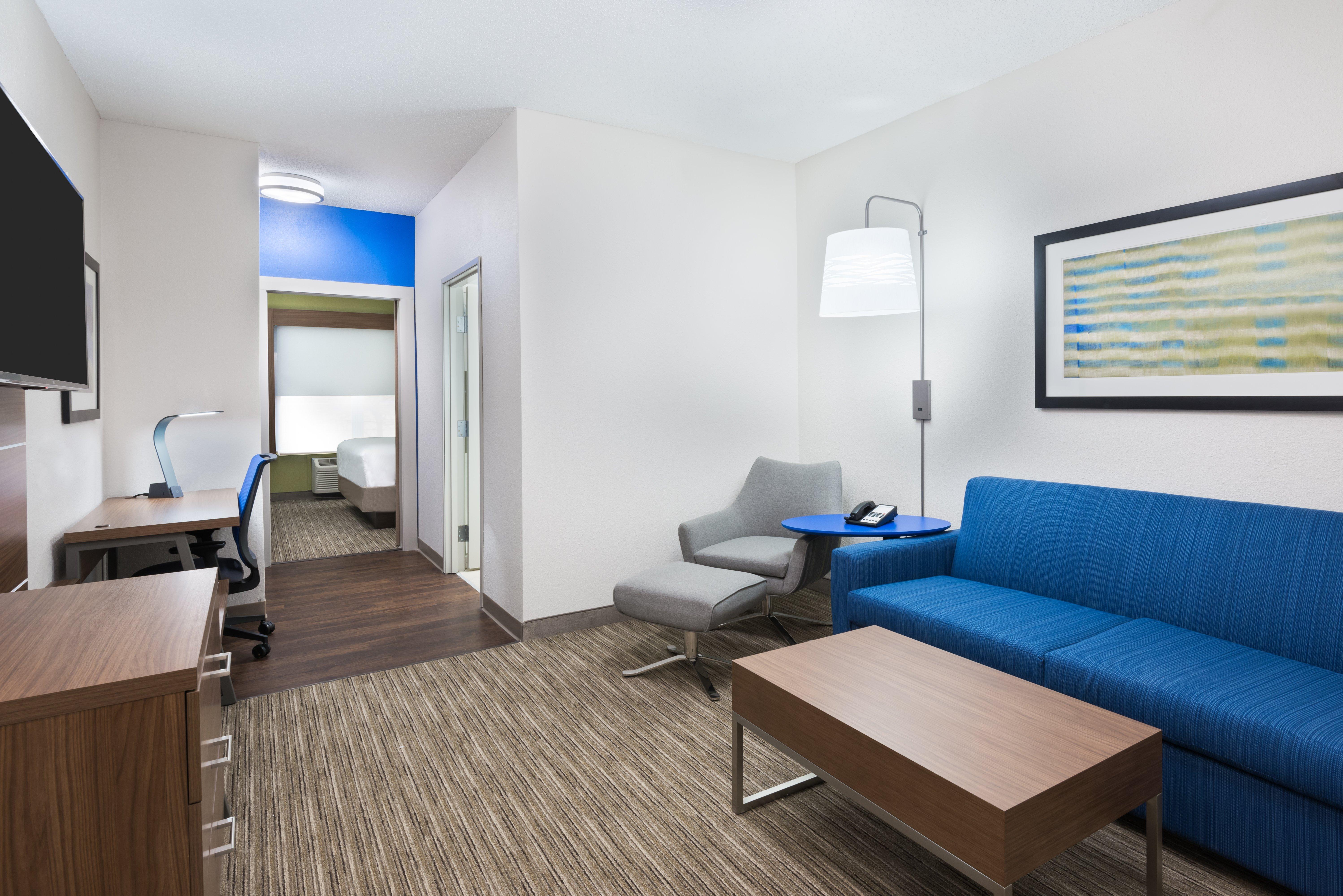 Holiday Inn Express & Suites - Columbus Airport East By Ihg Exterior foto