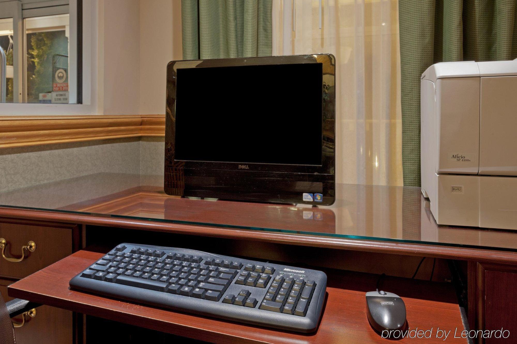 Holiday Inn Express & Suites - Columbus Airport East By Ihg Facilidades foto