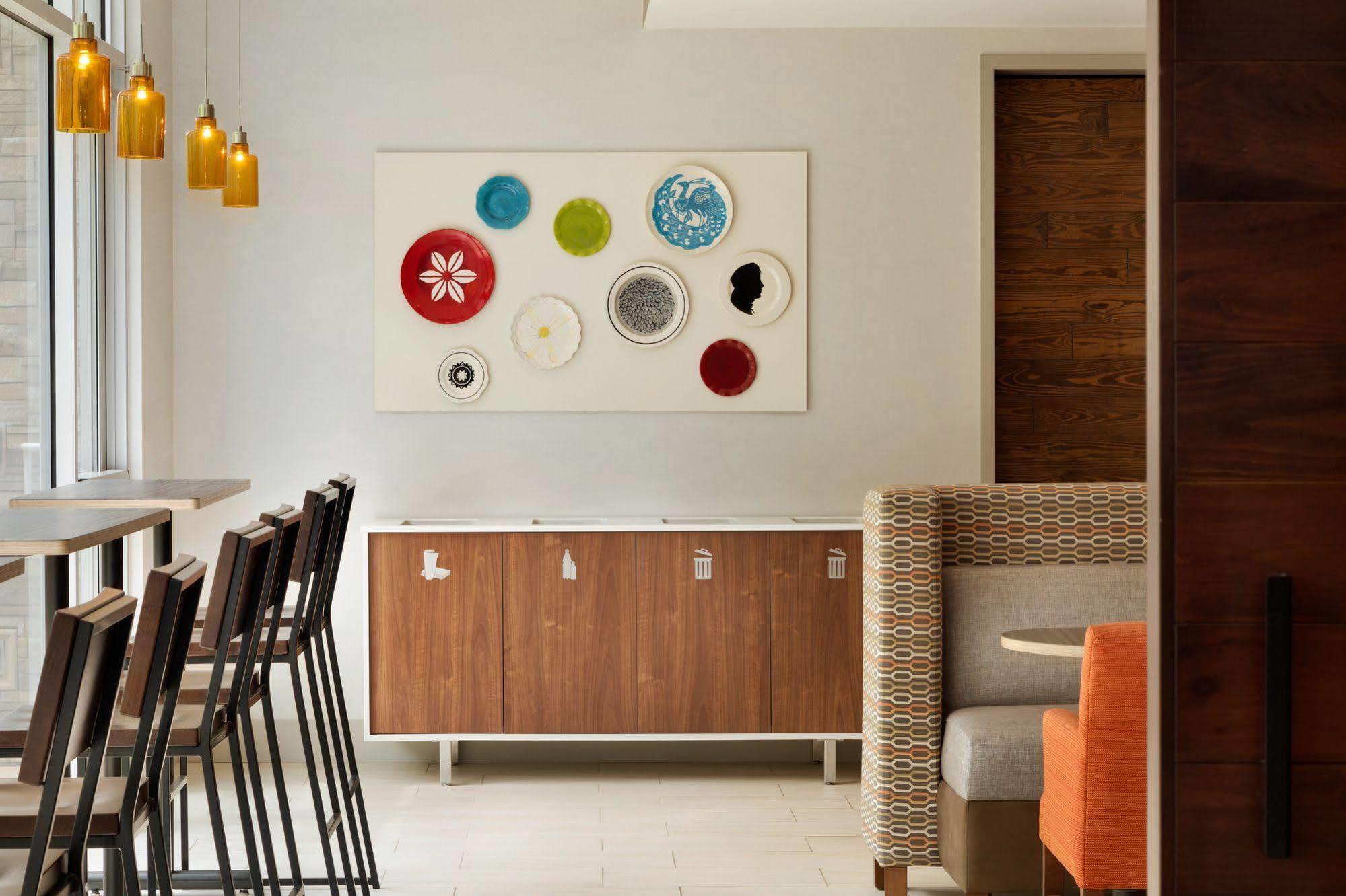 Holiday Inn Express & Suites - Columbus Airport East By Ihg Exterior foto