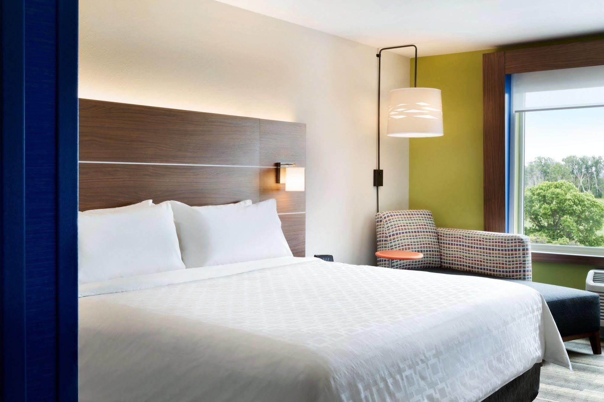 Holiday Inn Express & Suites - Columbus Airport East By Ihg Exterior foto